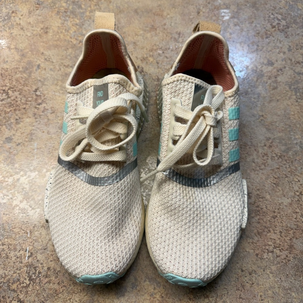 Adidas Women’s shoes Star Wars The Mandolorian NMD R1